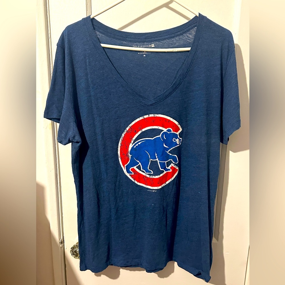 Cubs New Era v-neck t-shirt.